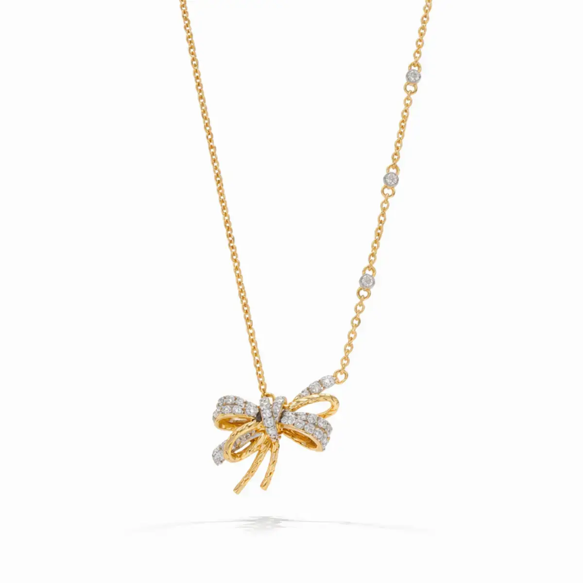 0.27 CT NATURAL DIAMOND CHARM NECKLACE 18K GOLD